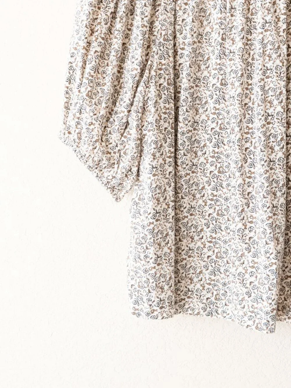 Old Navy Ditsy Floral Smocked Blouse XL Boho Peasant Tassel Tie Puff Sleeve